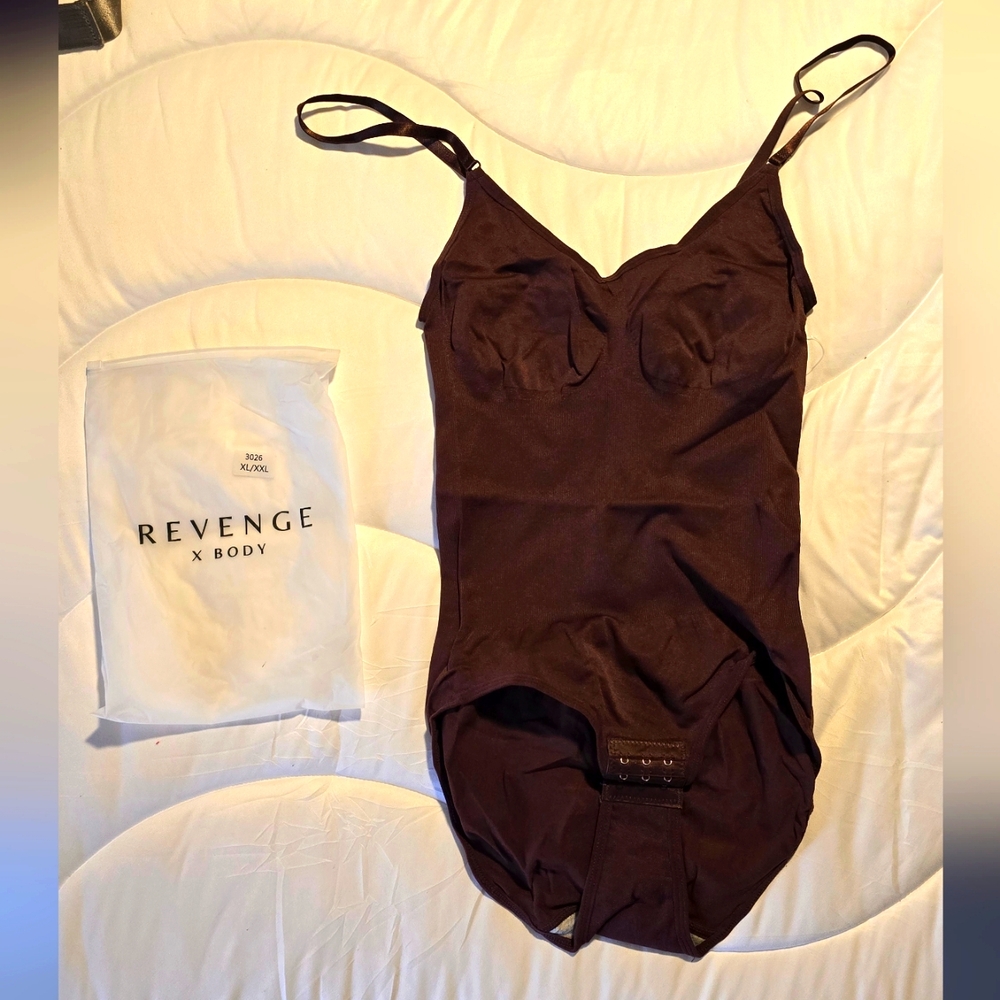 Revenge body / Snatched Bodysuit. Size XL/XXL